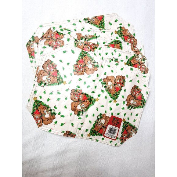Vintage Vinyl Christmas Placemats Double Sided Holiday Bears Trees & Holly - Picture 3 of 9